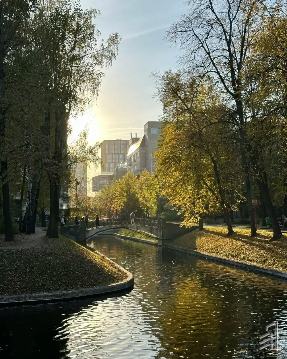 Хамовники — вода и осенний парк